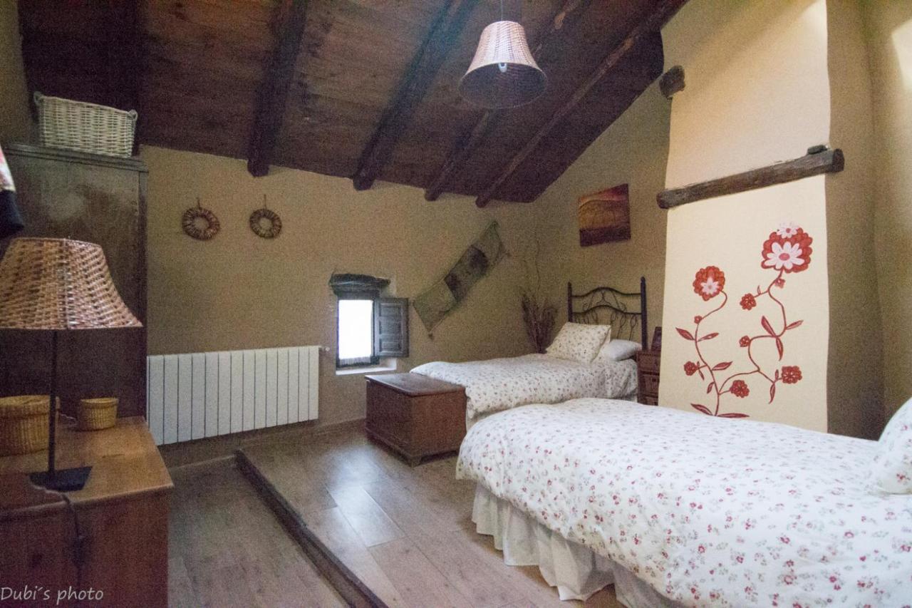 La Casita De Leire Guest House Tamajon Екстериор снимка